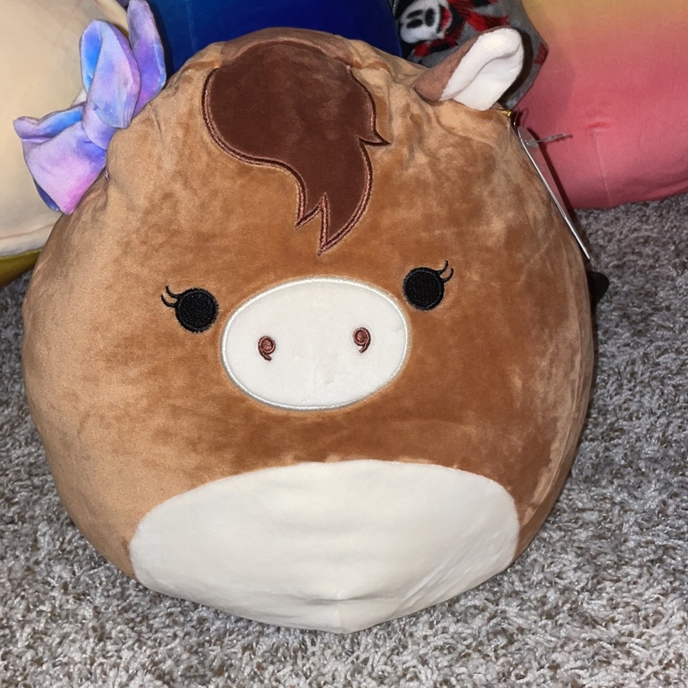 Tomar cow w/ bow squishmallows
